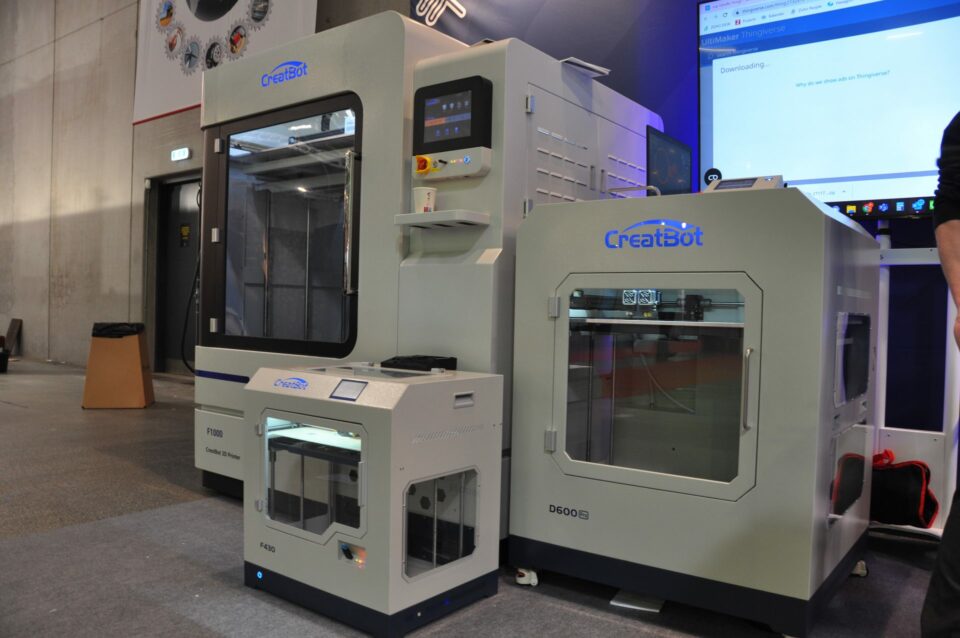 3D printer til industrielbrug hos 3D Printeq, 3d printer pris er vigtigt at kende for hobbybrugere og dem, der benytter 3d printere i industrien